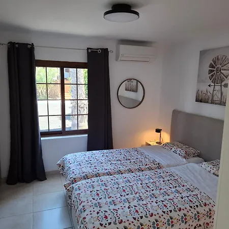 Casa Brugge بيت للعطل *